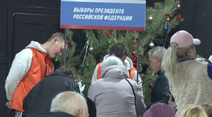 В Краснодарском крае продолжают собирать подписи в поддержку  Владимира Путина